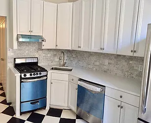 Rented by Siderow Residential Group