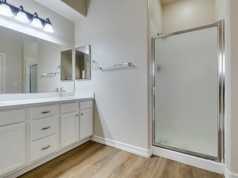 489 First Light St — Photo 34