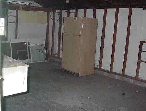 5th image of 3221 N Chrysler St