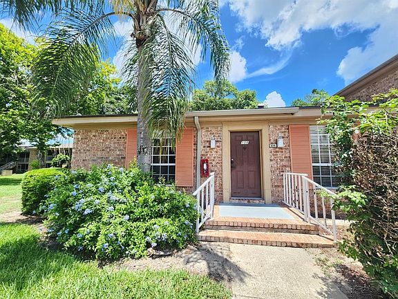 3rd image of 416 BANYON TREE CIRCLE #108