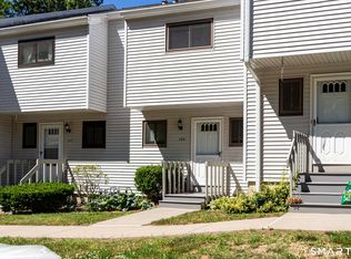 104 Timber Ln #104, Canton, CT 06019