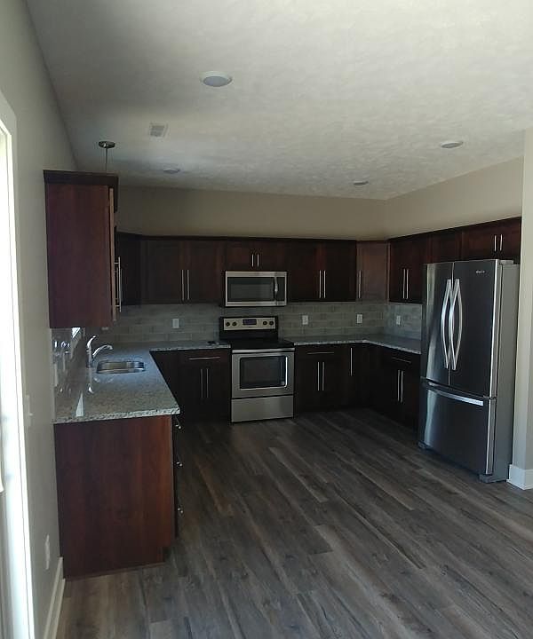 1st image of 8020 S 39th St