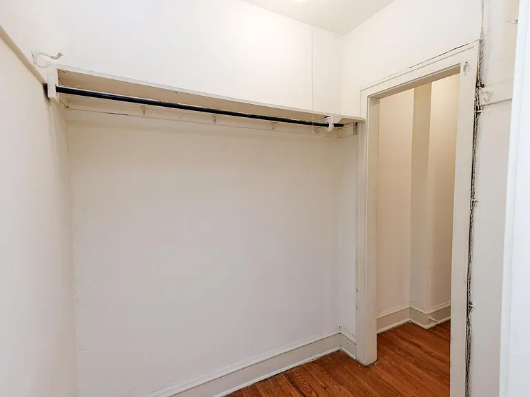 Garfield Court Apartments — Photo 14