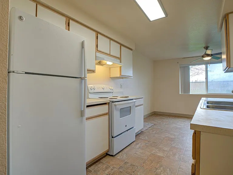 #294 FIELDSTONE APARTMENTS — Photo 34