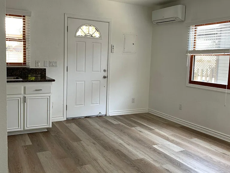 2428 Imperial Ave — Photo 4
