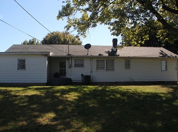 3rd image of 502 E Grandview Dr