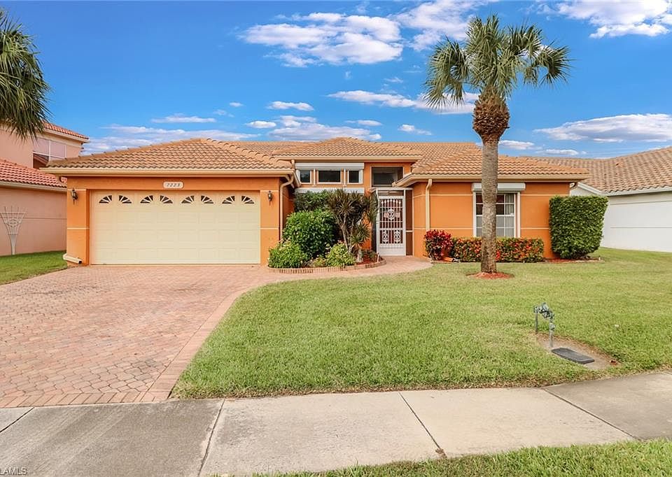 Home For Sale In Emerald Lakes