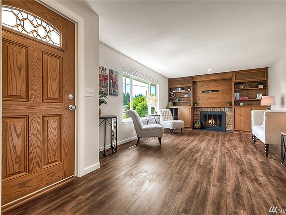 3rd image of 2712 Alpine Dr SE