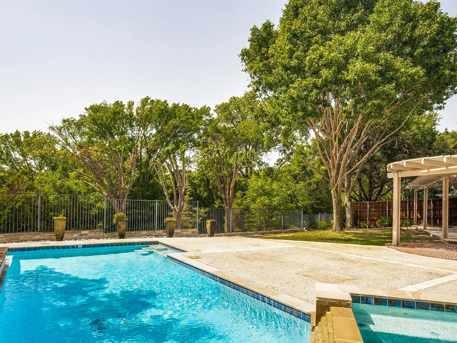 4 bed, 4.5 bath, 4320 sqft, $5,995 — Photo 3