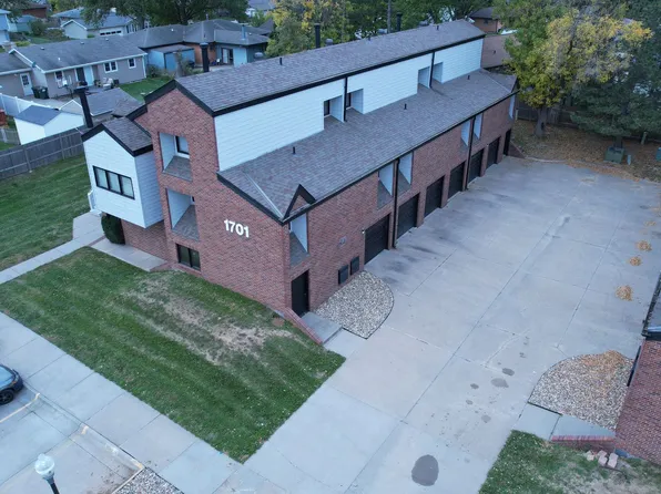 Luxury Living at 1701 Ridgehaven Newly Renovated with Modern Comforts and Parkside Charm, 1701 Ridgehaven Ct #5, Lincoln, NE 68505