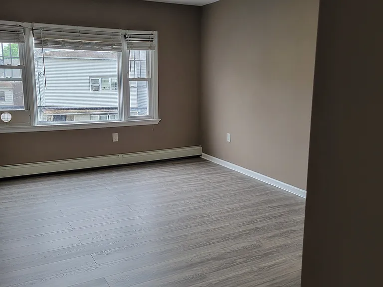 15 Somerset St #2 — Photo 9
