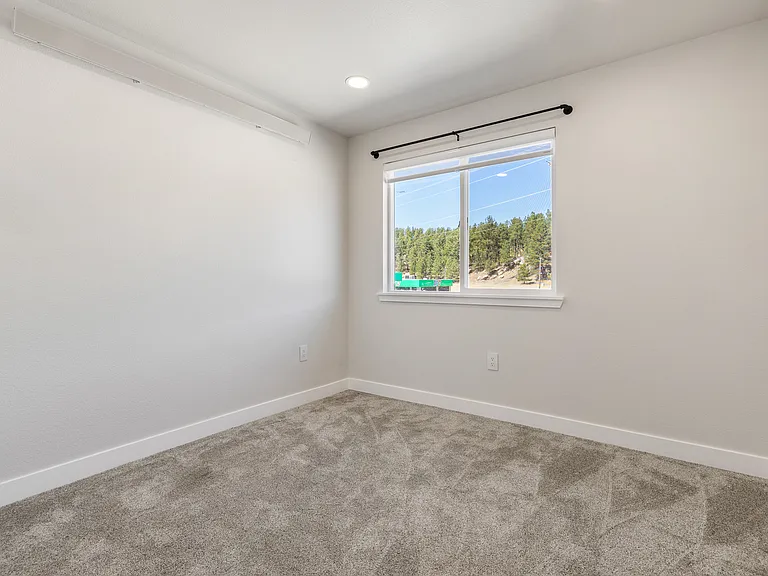 Ponderosa Apartments — Photo 42