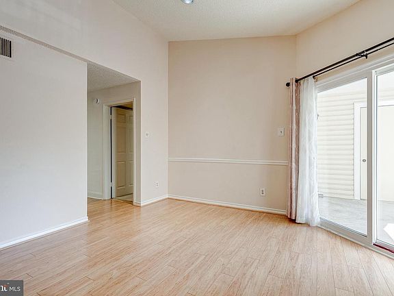 5th image of 1539 Lincoln Way
