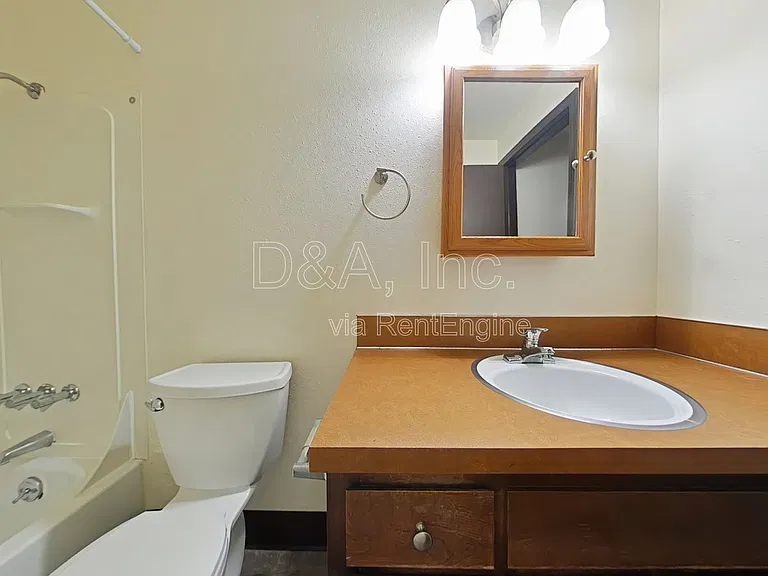1969 NW Grant Ave #2 — Photo 8