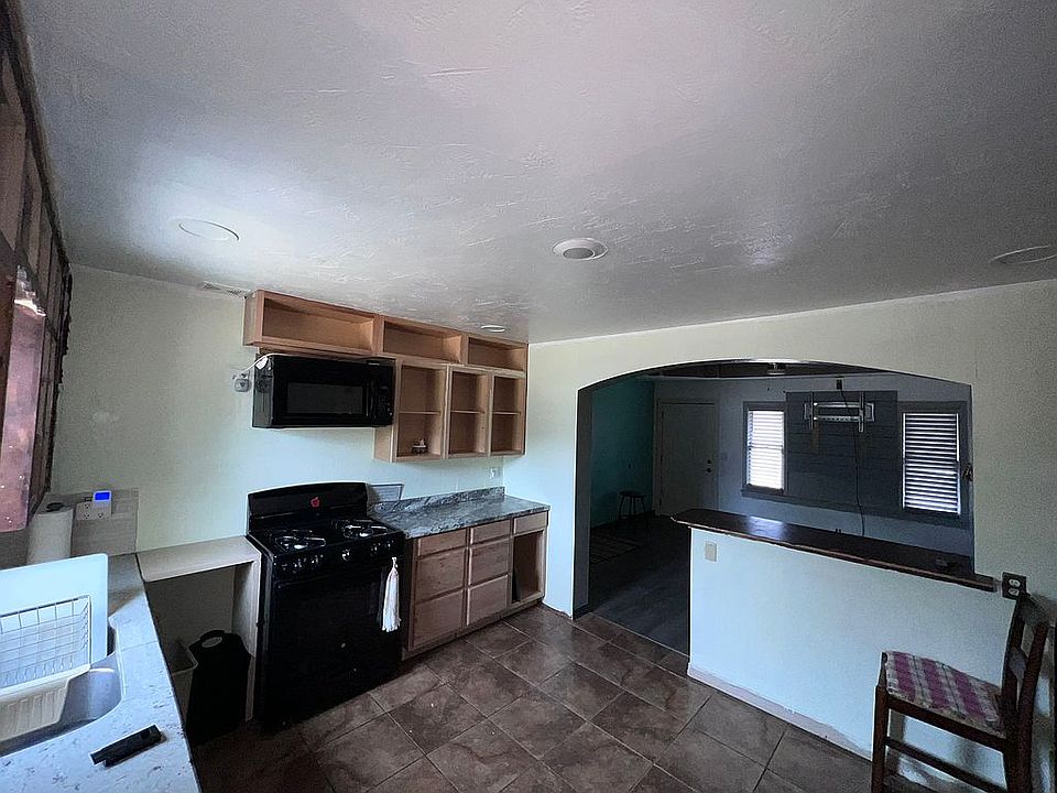 2nd image of 108 N Alabama St