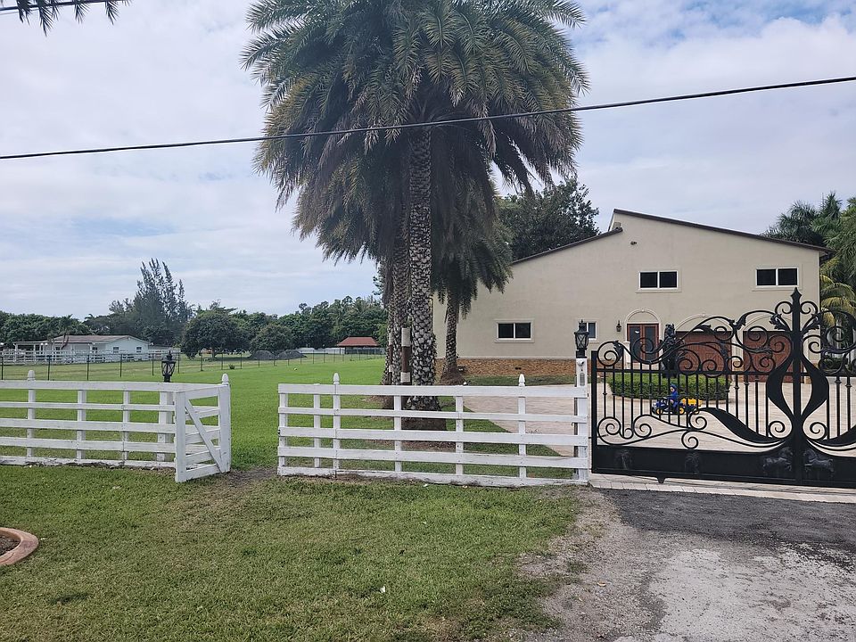 2nd image of 3850 SW 124th Ave