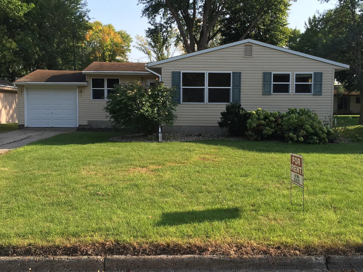 4 bed, 1725 sqft, $1,700 — Photo 1