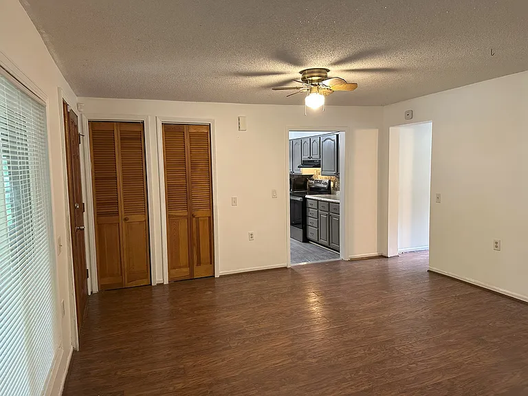 214 W Church St — Photo 10