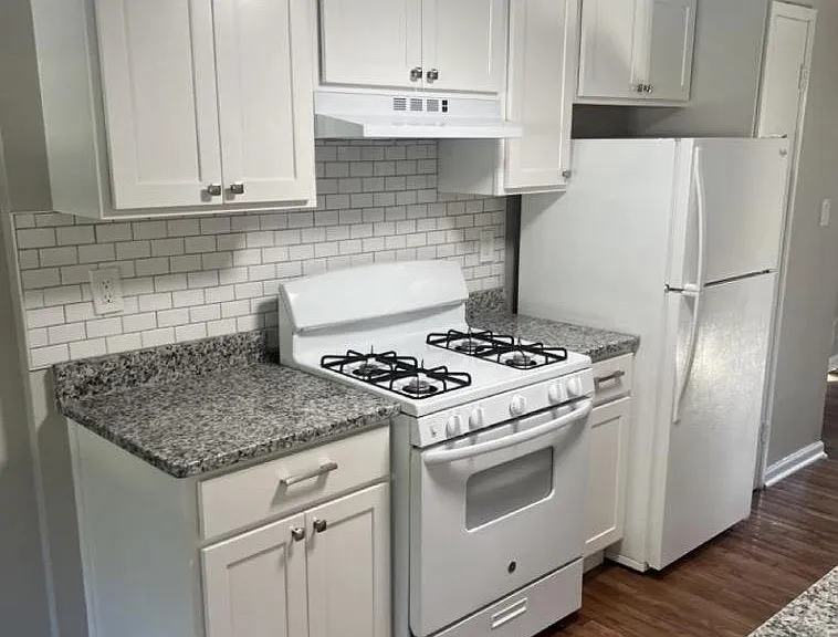 5748 Yellowrose Ct — Photo 4
