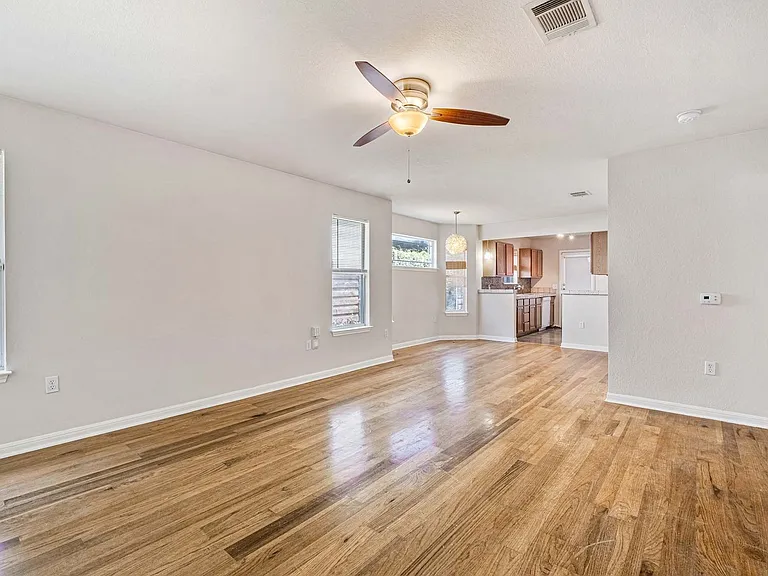 1502 Garden St — Photo 2