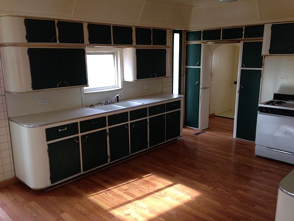 3rd image of 851 Union Ave SE