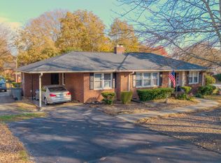 2 Burgundy Dr, Greenville, SC 29615