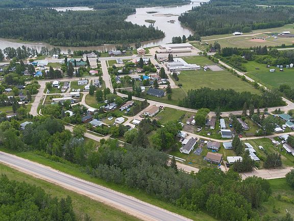 5th image of 31 Crescent Dr