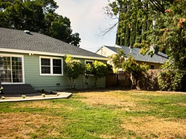 925 Jones St — Photo 10