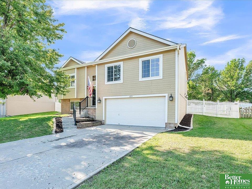 1st image of 813 Lake Vista Dr