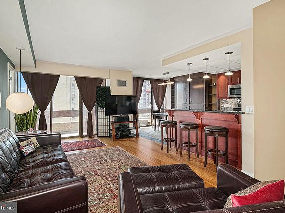 4th image of 1326-42 Spruce St #1106