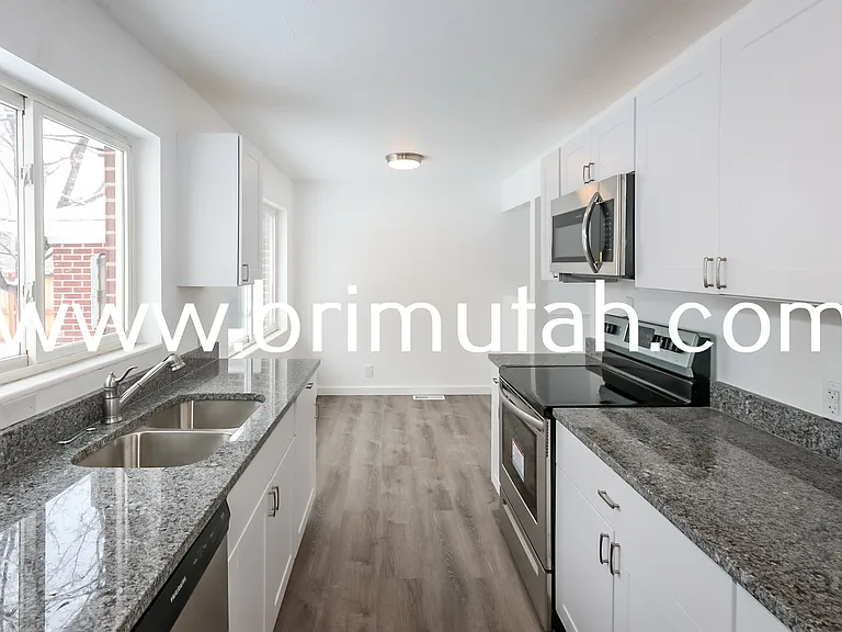 5856 S 157 W — Photo 6