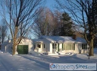 319 E Quarterline Rd, Newaygo, MI 49337