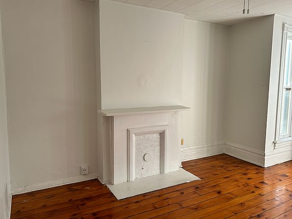 5th image of 239 Wilber Ave APT 3