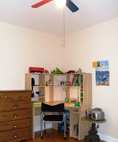 2930 N Melvina Ave — Photo 18