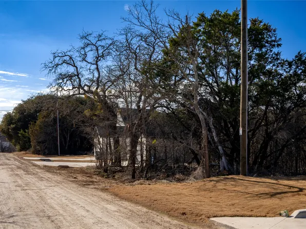 5816 Barkridge Dr, Granbury, TX 76048