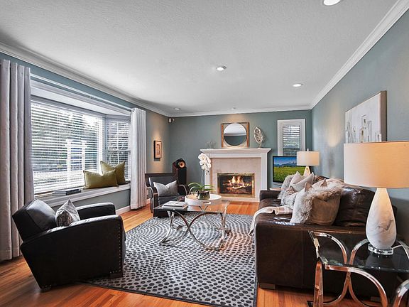 5th image of 121 Blossom Glen Way