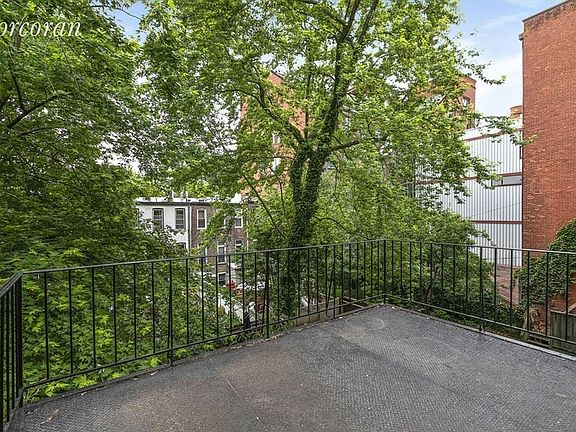 5th image of 290 Lafayette Ave #2