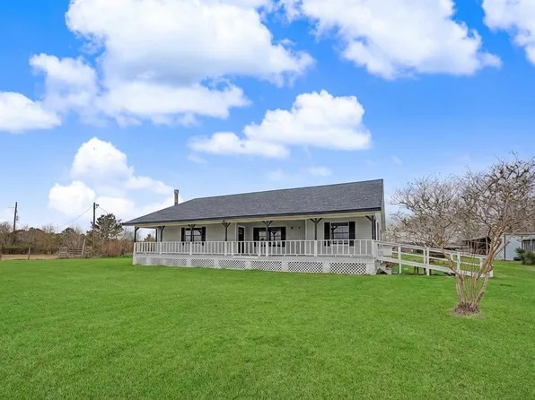 14077 Hamshire Rd, Hamshire, TX 77622