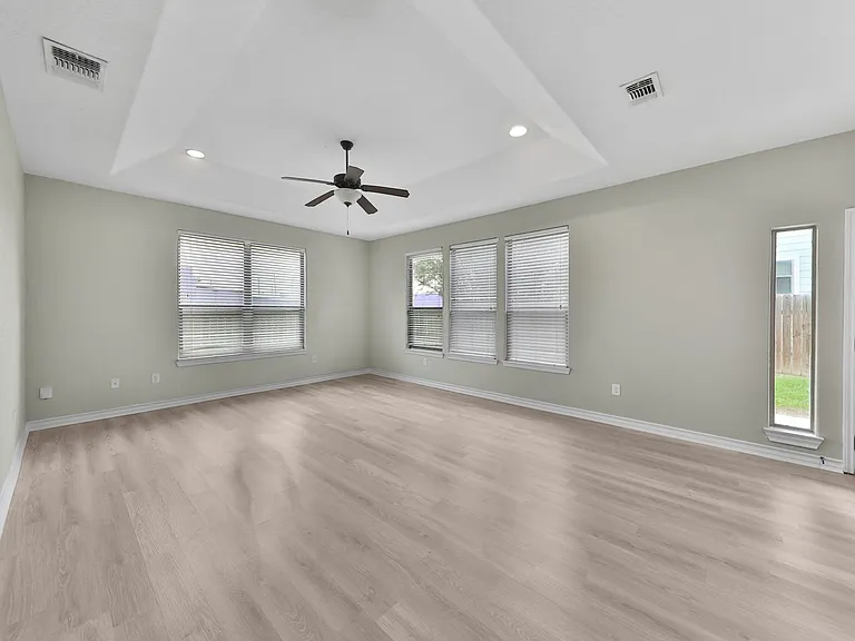102 Cornell Ave — Photo 7