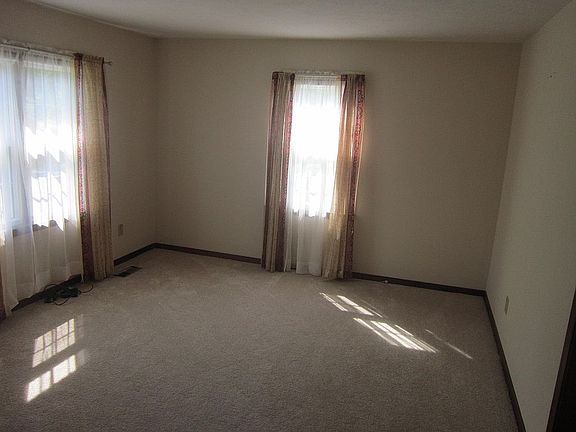 5th image of 7383 Bruce Blvd