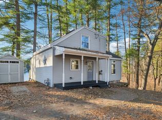 351 Peters Pond Dr, Dracut, MA 01826