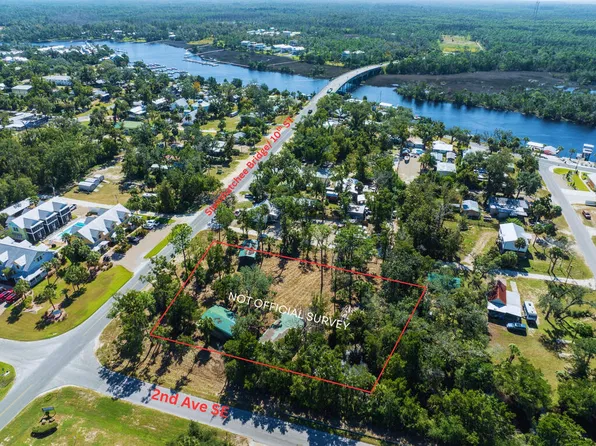 915 SE Lundy Ln, Steinhatchee, FL 32359