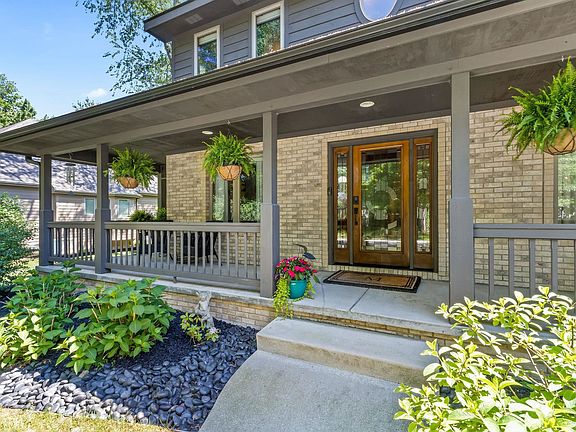 2nd image of 710 Honeysuckle Cir