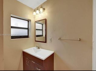 8471 NW 10th St, Pembroke Pines, FL 33024