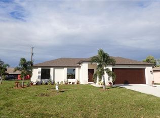 1213 SE 37th Ln, Cape Coral, FL 33904