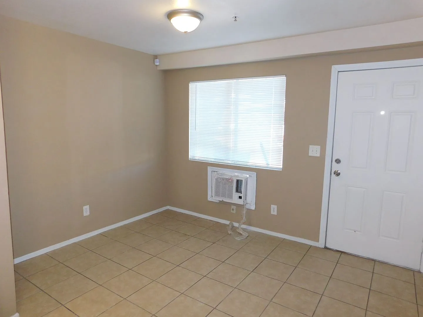 One-Bedroom Apartment - North Las Vegas - No Pets - 3017 E Carey - Move-In Special — Photo 3