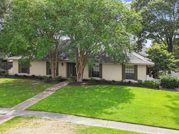 3821 Lake Larouge Dr, Baton Rouge, LA 70816