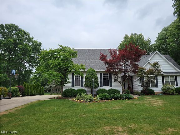 2nd image of 4872 Forest Glen Trl