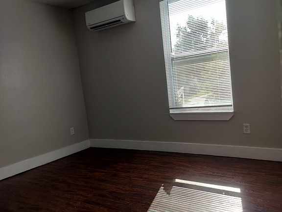 2nd image of 715 W Jefferson St #715UNITB
