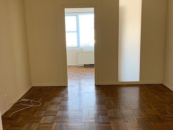 5th image of 401 E 81st St APT 7L